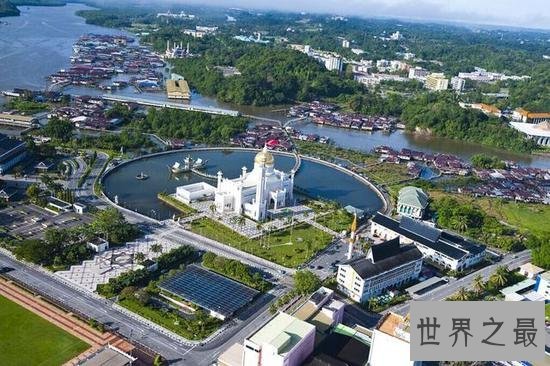 文莱国王富得流油，文莱皇室很奢侈