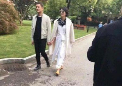 ​李亚鹏女友近照曝光？家世背景被扒，网友：太有钱了吧