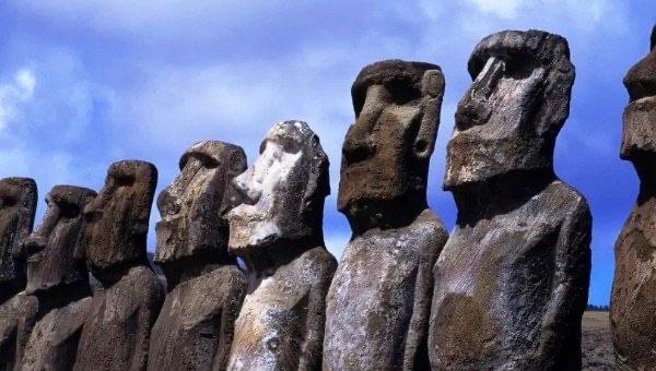 探秘智利的复活节岛介绍，智利的复活节岛地形特征  1
