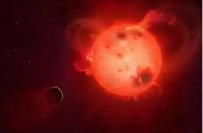 ​红巨星比太阳大多少倍?