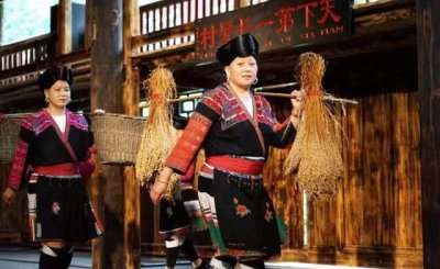 ​中国“长发第一村”！最长可达2.3米，一辈子只剪两次发？