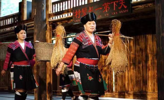 中国“长发第一村”！最长可达2.3米，一辈子只剪两次发？