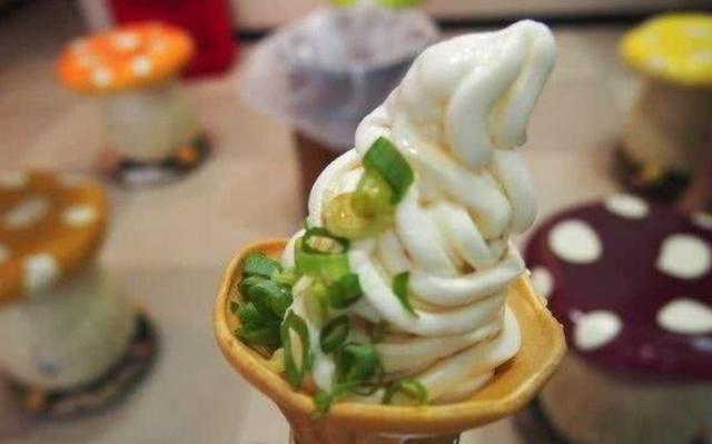 世上“最奇葩”的雪糕，泡面雪糕不算啥，第5种会发光，你吃过吗