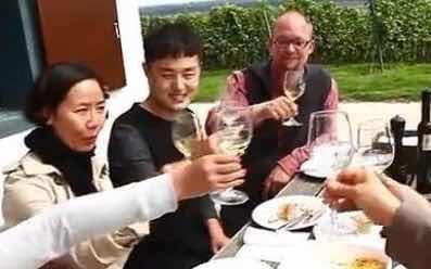 中国“最丑女演员”嫁国外富商，身家上亿，网友：人生赢家！