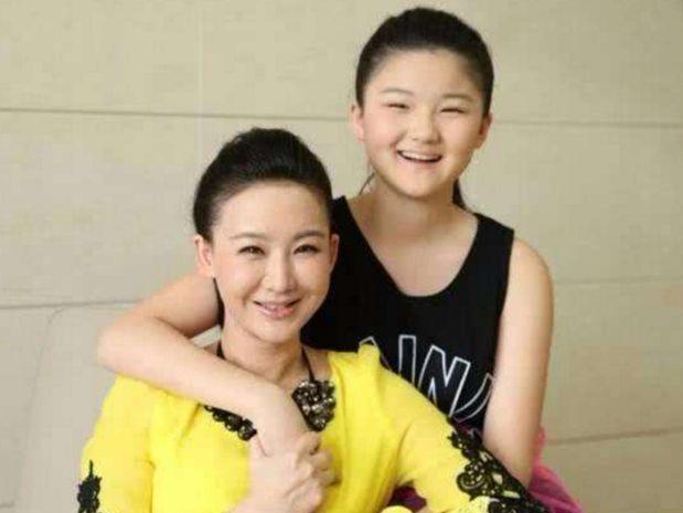 孙楠与前妻离婚再婚, 如今买红妹近照曝光, 被赞变美了