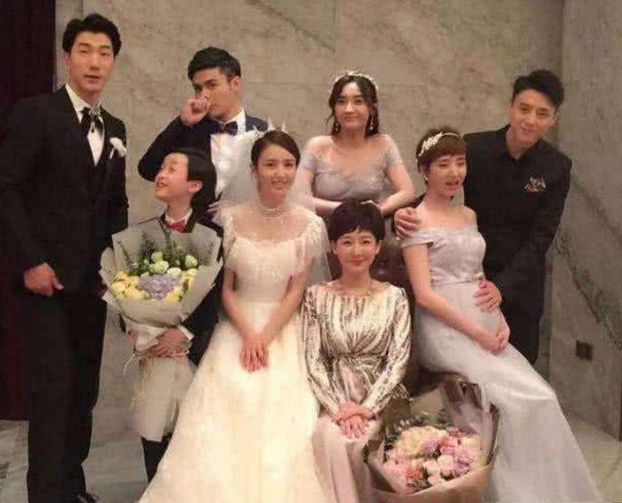孙楠与前妻离婚再婚, 如今买红妹近照曝光, 被赞变美了