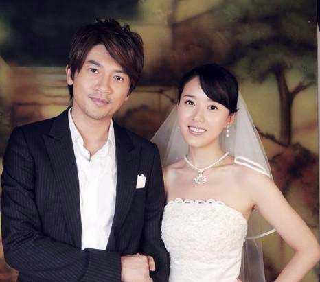苏有朋老婆照片走红, 漂亮有气质, 两人孩子已经会打酱油了