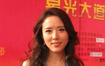 苏有朋老婆照片走红, 漂亮有气质, 两人孩子已经会打酱油了