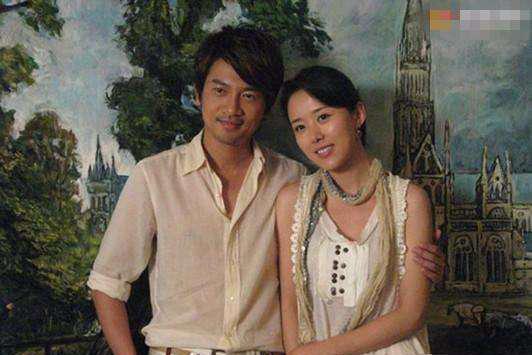 苏有朋老婆照片走红, 漂亮有气质, 两人孩子已经会打酱油了