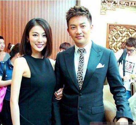 苏有朋老婆照片走红, 漂亮有气质, 两人孩子已经会打酱油了