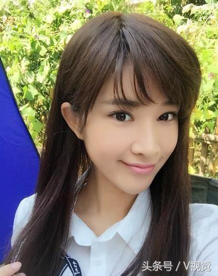 奚望继承了妈妈茹萍出众的外表，出演《最美的青春》《天下无毒》
