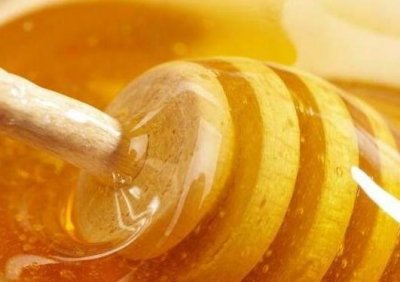 ​市面上最常见的五种蜂蜜造假方式揭秘，教你两招吧，让你买到真蜂