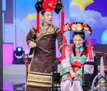 ​快本20周年盛典，谢娜怎么坐轮椅了？