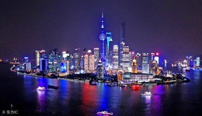 ​上海的东方明珠塔，真是太美了！不容错过的旅游胜地！