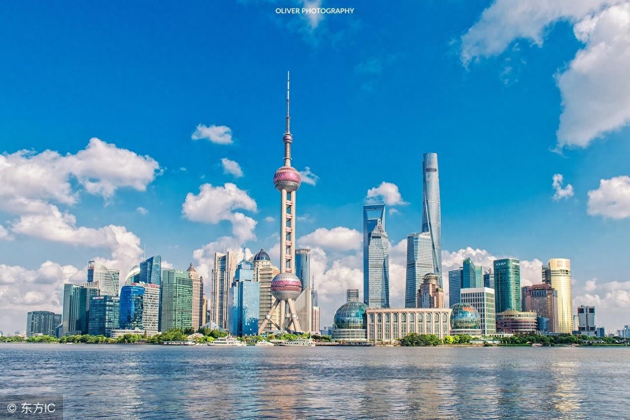 上海的东方明珠塔，真是太美了！不容错过的旅游胜地！