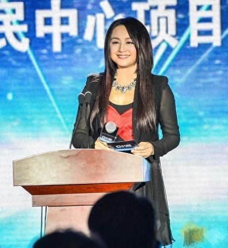 43岁曹颖近照曝光发福严重 没嫁豪门照样幸福