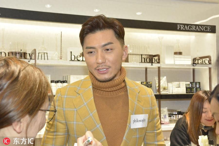 “天堂哥”袁伟豪为富二代女友拼命赚钱