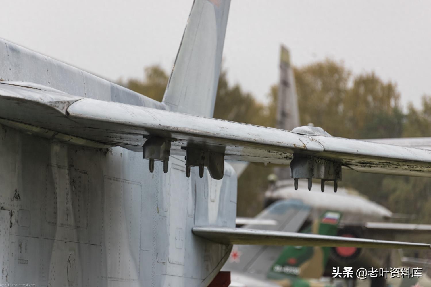 细品雅克141垂直起落战斗机的原型机