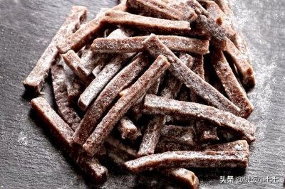 ​做山楂条时，牢记四大步骤，酸甜劲道又好吃，全家都爱吃