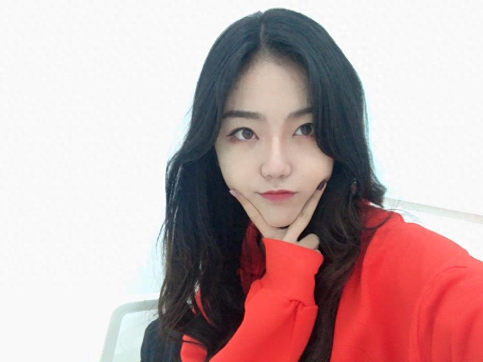 惊艳全场！CUBA啦啦队美女领队被赞女神，颜值高美艳不可方物