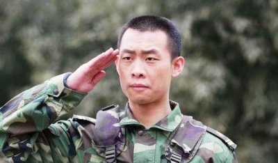 ​20年张译，终得影帝：为啥你演军人那么像？因为我曾经历过