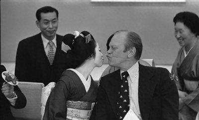 ​日本国宝级“花魁”：15岁出道29岁退隐，美到让英国女王吃醋