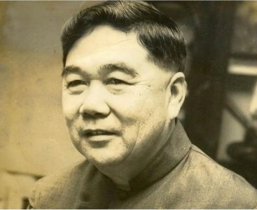 ​从劳工之子到首任华人总统，圭亚那国父钟亚瑟的传奇人生