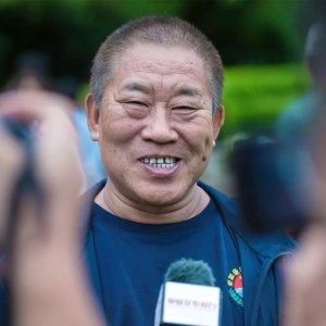 ​“恶人”杜旭东：歪嘴娶美妻，支持孕期女儿离婚，我的女儿我护着