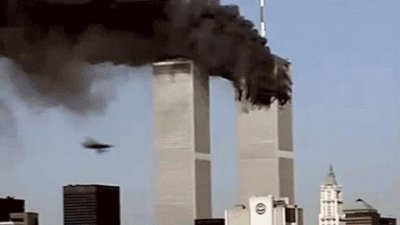 ​美国911事件：飞机撞大楼瞬间真实影像，现实版灾难大片