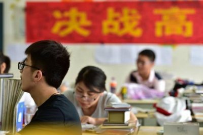 ​普通人家的孩子，学医之后大多“后悔”了，选专业要考虑太多因素