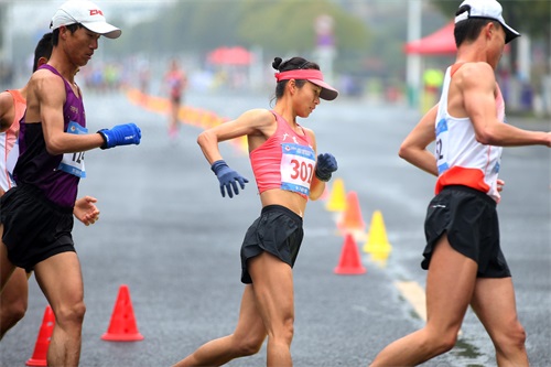 田径——刘虹打破50公里竞走世界纪录