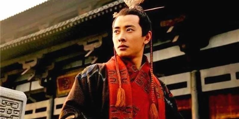 谁帮曹丕（谁给曹丕让位的故事）