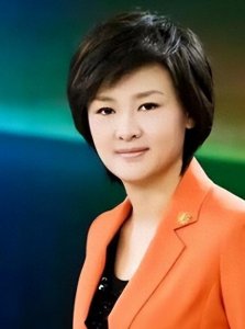 ​当年汶川地震一哭成名的主持人李小萌，16年过去了，她现状如何？