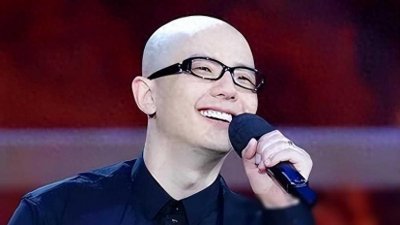 ​他因《好声音》一举成名，巅峰时曾5登春晚，为何突然隐退歌坛？