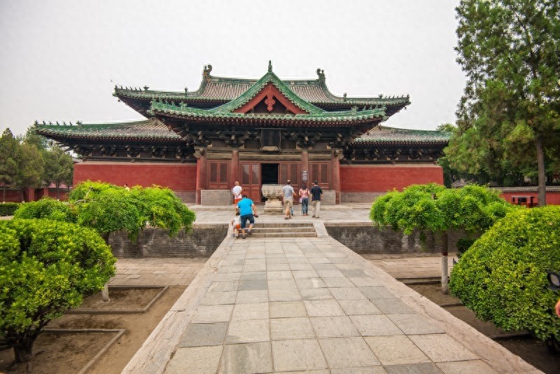 隆兴寺，国内规模较大保存完整的佛教寺院，中国十大名寺之一