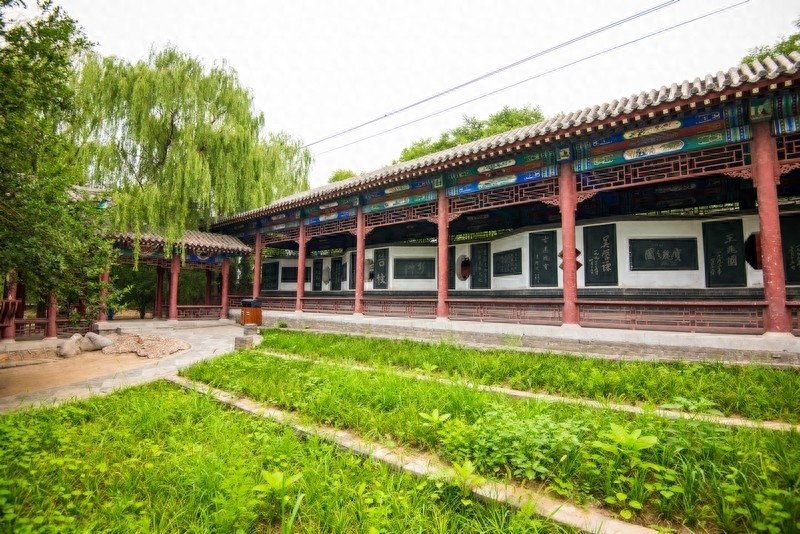 隆兴寺，国内规模较大保存完整的佛教寺院，中国十大名寺之一