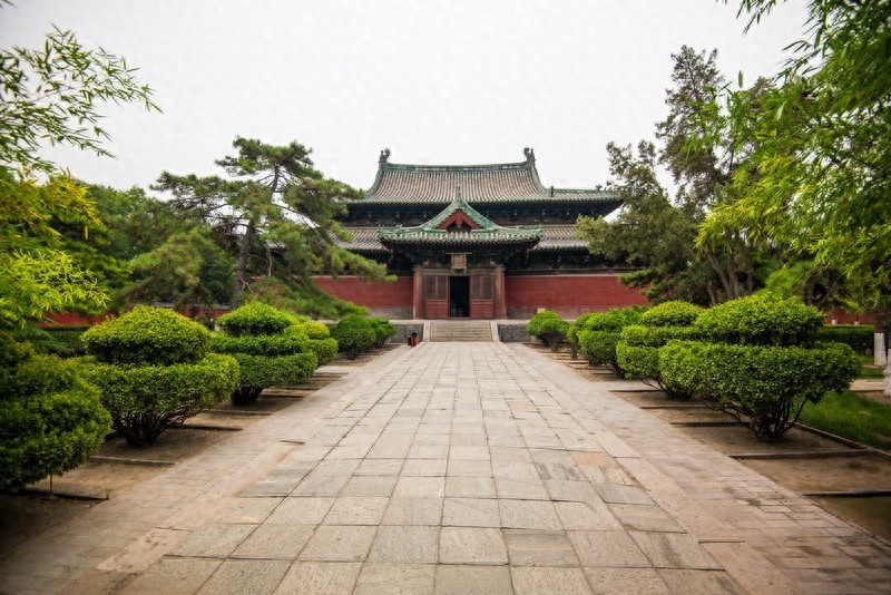 隆兴寺，国内规模较大保存完整的佛教寺院，中国十大名寺之一