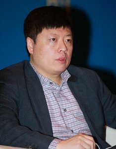 ​资本大鳄王冉：51岁娶小17岁童瑶，并承诺：余生要为娇妻遮风挡雨