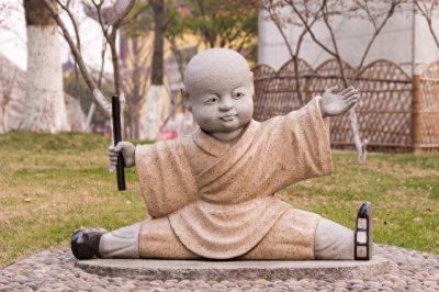 ​一休和尚：安国寺神童的传奇与幽默人生
