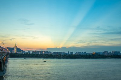 ​你知道包围曝光与HDR的关系吗 学会包围曝光 让你的照片更出彩
