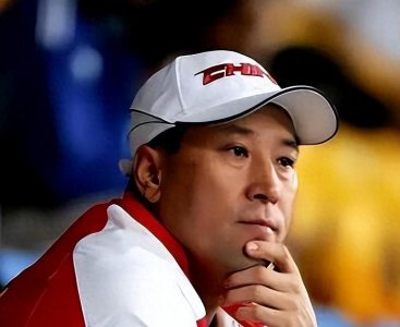 ​培养92个世界冠军的李永波，退休跑国外种榴莲，现状又过得怎样？