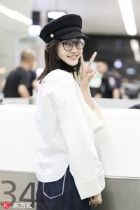 ​不愧是冯小刚选的女演员！苗苗素颜清秀可人，笑容像极了徐帆