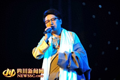 这些藏族歌手颜值秒杀小鲜肉 你认识几位？