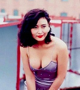 ​“三级片女王”叶玉卿：一对36D艳压群芳，却在29岁时嫁做人妇