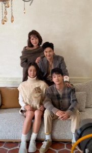 ​田亮一家四口新春惊喜，亮仔高姐美森碟亮瞎眼