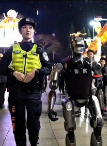 ​深圳“未来警探”上岗，机器人警察让犯罪无处遁形！