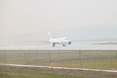 ​重庆江北国际机场第四跑道启用