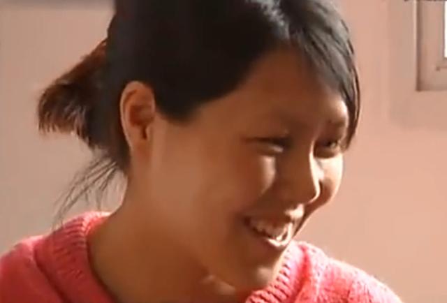 失散多年的姐妹20年后相遇（夫妻俩认下一义女）(15)