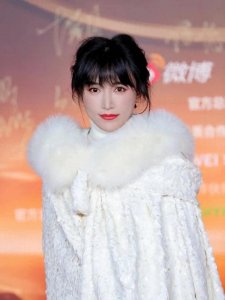 ​曾黎响应李子柒微博之夜的号召
