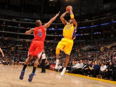 ​如何做到科比那样无解的后仰跳投，看完你就明白